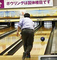 田町ハイレーンで新人歓迎ボウリング大会を開催